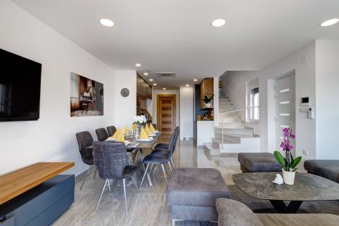 Dramalj, Crikvenica - kuća s bazenom