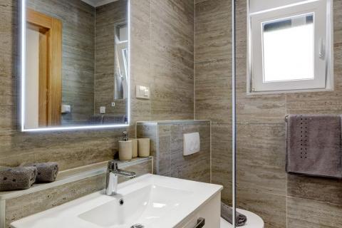 Dramalj, Crikvenica - kuća s bazenom