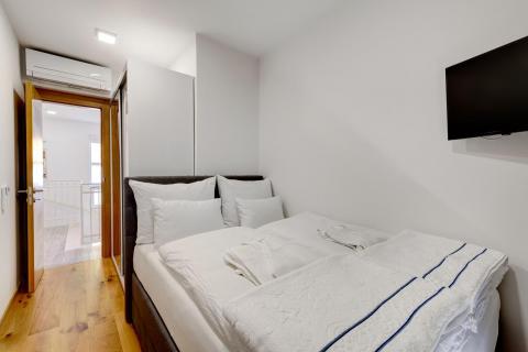 Dramalj, Crikvenica - kuća s bazenom