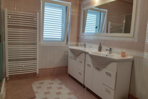 Istra, Pazin-okolica, stan za dugoročni najam s 4 spavaće sobe