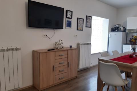 Istra, Pazin-okolica, stan za dugoročni najam s 4 spavaće sobe