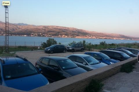 PAG, Grad Pag | Vila s 9 apartmana, parkingom i zemljištem, 2.red do mora