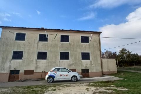 Istra,Juršići, kuća sa potencijalom za obnovu