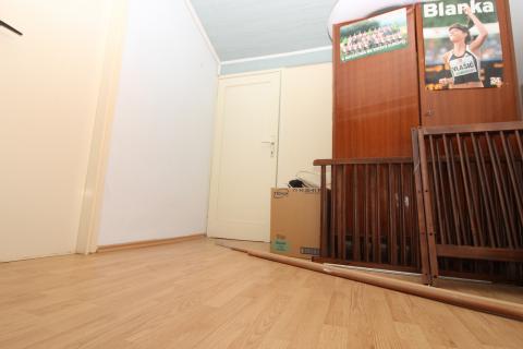 Pula, Kaštanjer – 120 m² Wohnung, Balkon, Ruhige Lage