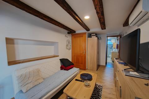 OTOK KRK,MALINSKA kamena kuća na prodaju 