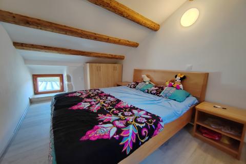 OTOK KRK,MALINSKA kamena kuća na prodaju 