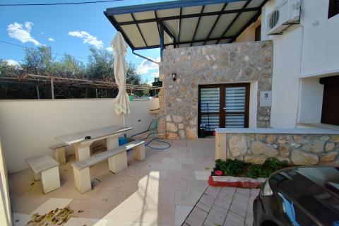 OTOK KRK,MALINSKA kamena kuća na prodaju 