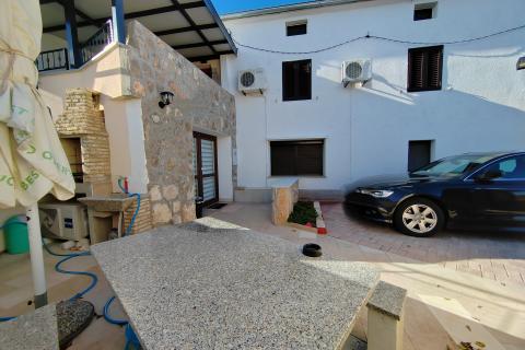 OTOK KRK,MALINSKA kamena kuća na prodaju 