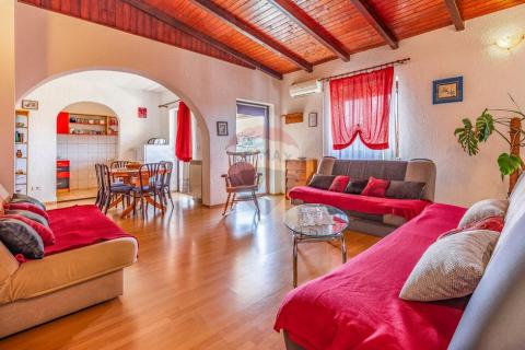 Дом Padulj, Pula, 400m2