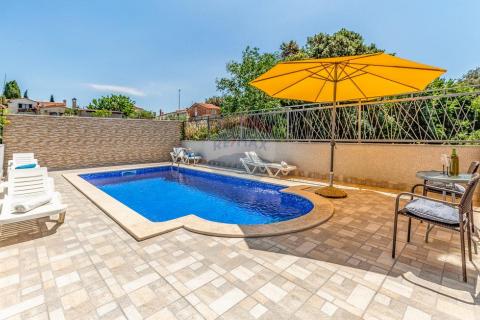 Дом Padulj, Pula, 400m2