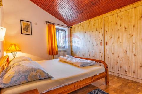 Дом Padulj, Pula, 400m2