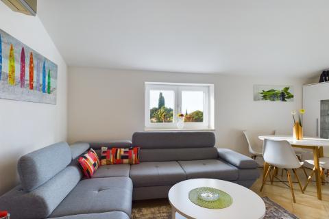 Novigrad , stan na atraktivnoj lokaciji s panoramskim pogledom