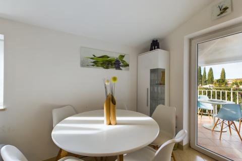 Novigrad , stan na atraktivnoj lokaciji s panoramskim pogledom