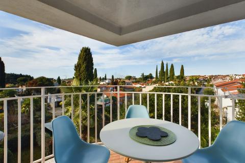 Novigrad , stan na atraktivnoj lokaciji s panoramskim pogledom