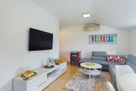 Novigrad , stan na atraktivnoj lokaciji s panoramskim pogledom