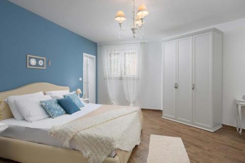 Istra, Svetvinčenat, prostrana villa sa bazenom u oazi mira