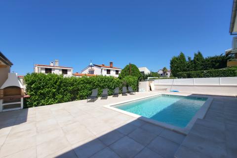 Дом Štinjan, Pula, 270m2