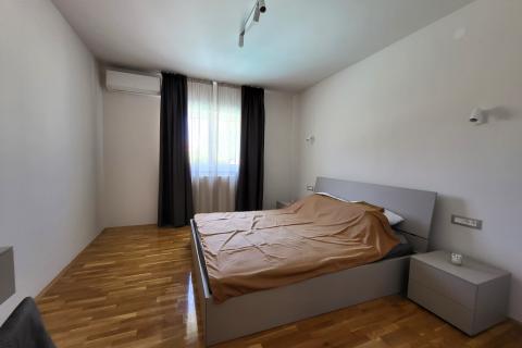 Дом Štinjan, Pula, 270m2