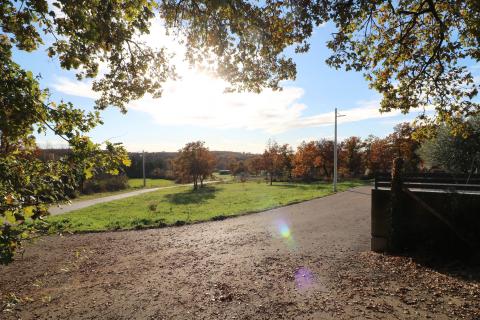 POREČ-građevinska parcela na rubu građevinske zone