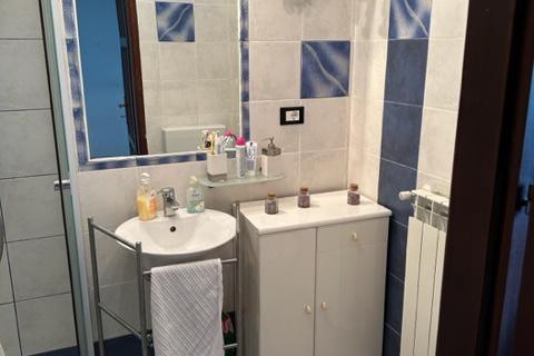 Istra,Kaštel-Buje,šarmantna kamena kuća u velikoj zelenoj oazi