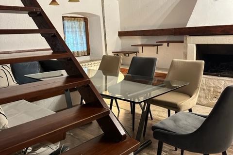 Istra,Kaštel-Buje,šarmantna kamena kuća u velikoj zelenoj oazi