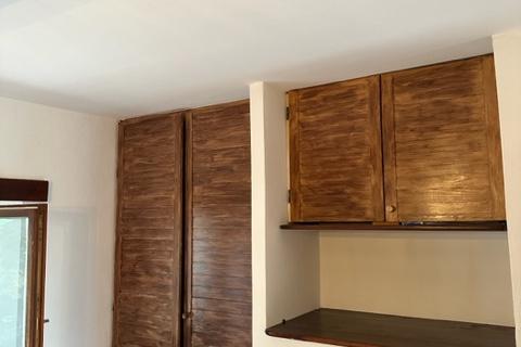 Istra,Kaštel-Buje,šarmantna kamena kuća u velikoj zelenoj oazi