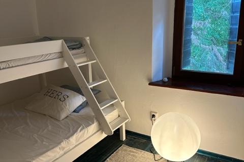 Istra,Kaštel-Buje,šarmantna kamena kuća u velikoj zelenoj oazi