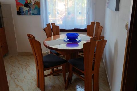 RIJEKA,VIŠKOVO- stan 55 m2 s terasom i parkingom, 500 m od centra