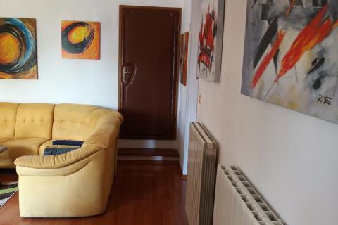 RIJEKA,VIŠKOVO- stan 55 m2 s terasom i parkingom, 500 m od centra