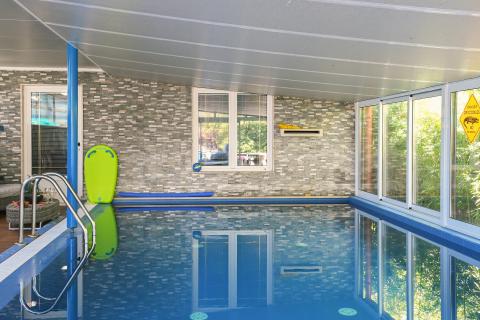 KRALJEVICA-kuća sa dva stana i bazenom