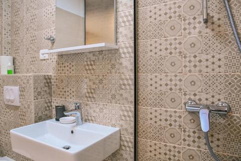 KRALJEVICA-kuća sa dva stana i bazenom