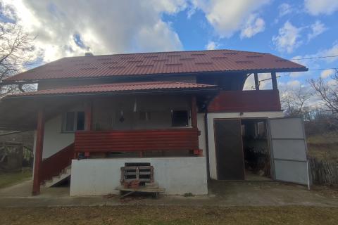 Ogulin, Gornje Dubrave, kuća novogradnja sa velikim zemljištem