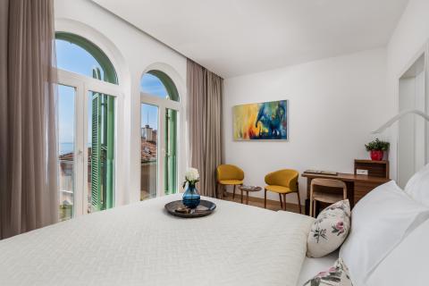 OPATIJA,CENTAR- luksuzan stan 80 m od mora