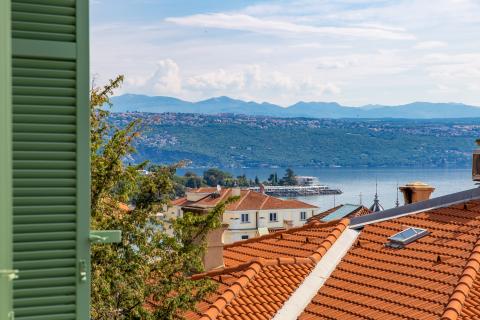 OPATIJA,CENTAR- luksuzan stan 80 m od mora