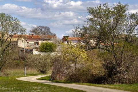 Terreno non edificabile Krmed, Bale, 28.844m2