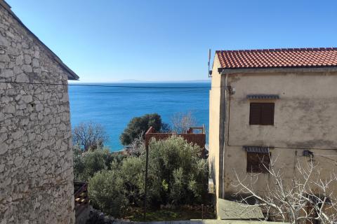 Otok Krk, Stara Baška - samostojeća kuća u fazi renovacije 