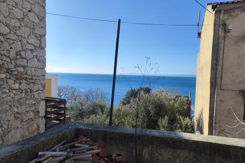 Otok Krk, Stara Baška - samostojeća kuća u fazi renovacije 