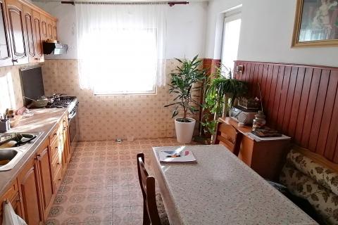 SVETI LOVREČ- kamena kuća