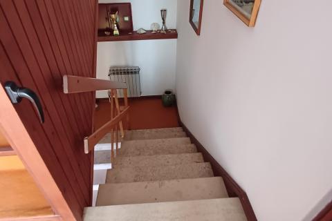 Istra,Pula-kuća s garažom,okućnica,za renoviranje