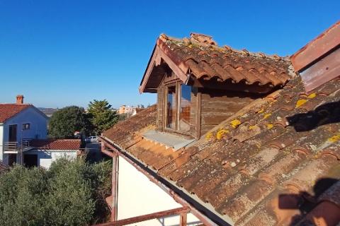 Istra,Pula-kuća s garažom,okućnica,za renoviranje