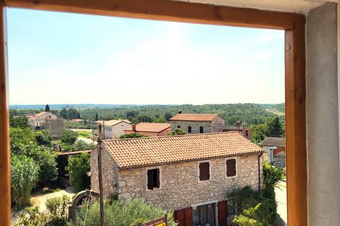 Istra, Brtonigla, šarmantan stan u centru s pogledom na more