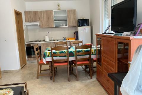 Viškovo, kosi – 2S+DB stan sa vlastitom konobom