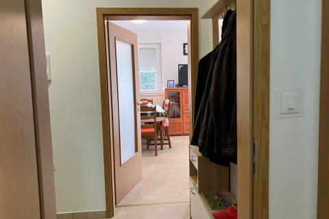 Viškovo, kosi – 2S+DB stan sa vlastitom konobom