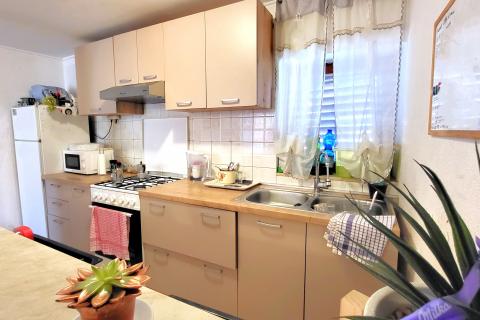 Istra, Brtonigla, dvoetažni stan u centru