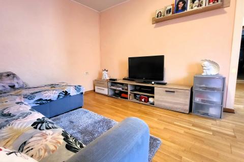 Istra, Brtonigla, dvoetažni stan u centru