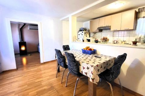 Istra, Brtonigla, dvoetažni stan u centru