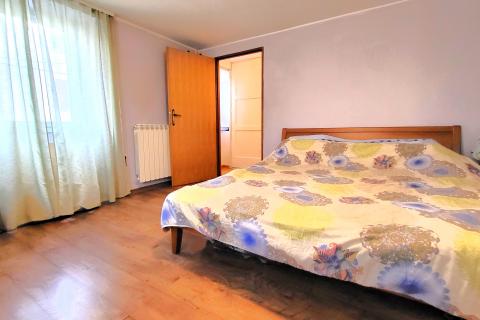 Istra, Brtonigla, dvoetažni stan u centru