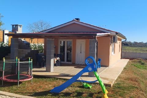 Istra, Loborika, prizemna kućica i projekt 