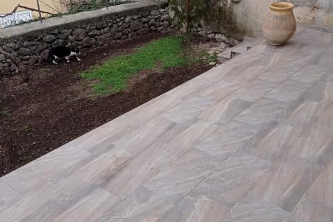 Otok Krk,Omišalj, autohtona kuća 90 m2, kompletno renovirana