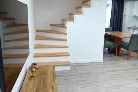 Otok Krk,Omišalj, autohtona kuća 90 m2, kompletno renovirana